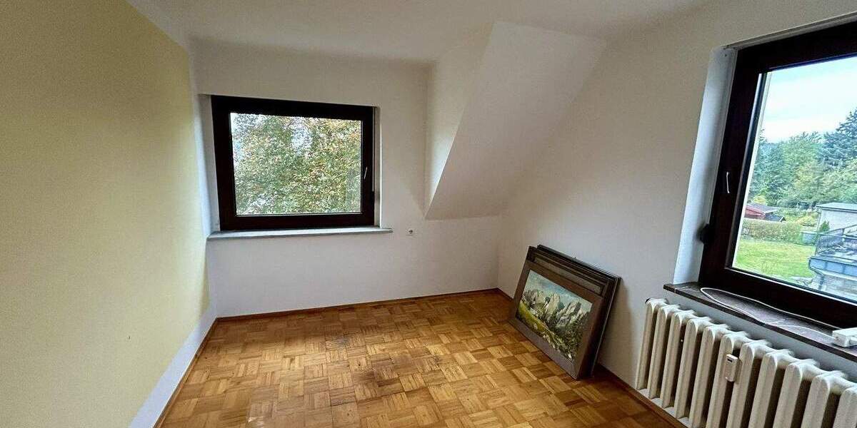 Einfamilienhaus Rodewisch - 1 Zimmer, 220 m&sup2;, 249.000&euro; | Angebot:25662114