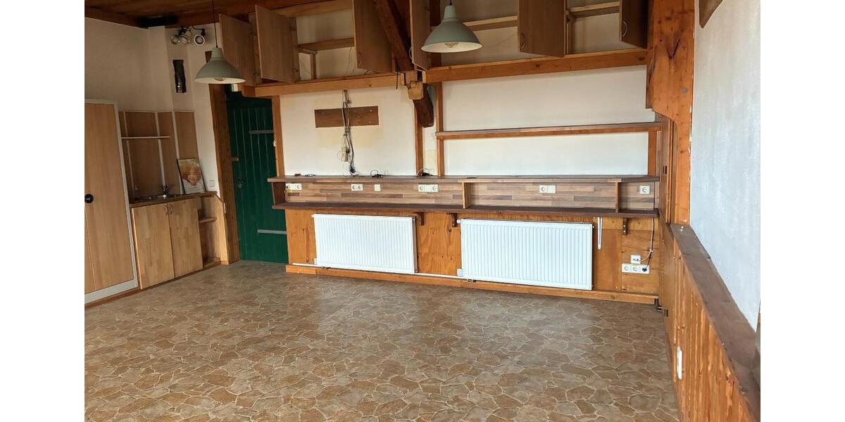 Erdgeschoßwohnung Reichenbach im Vogtland - 1 Zimmer, 30 m&sup2;, 180&euro; | Angebot:24842382