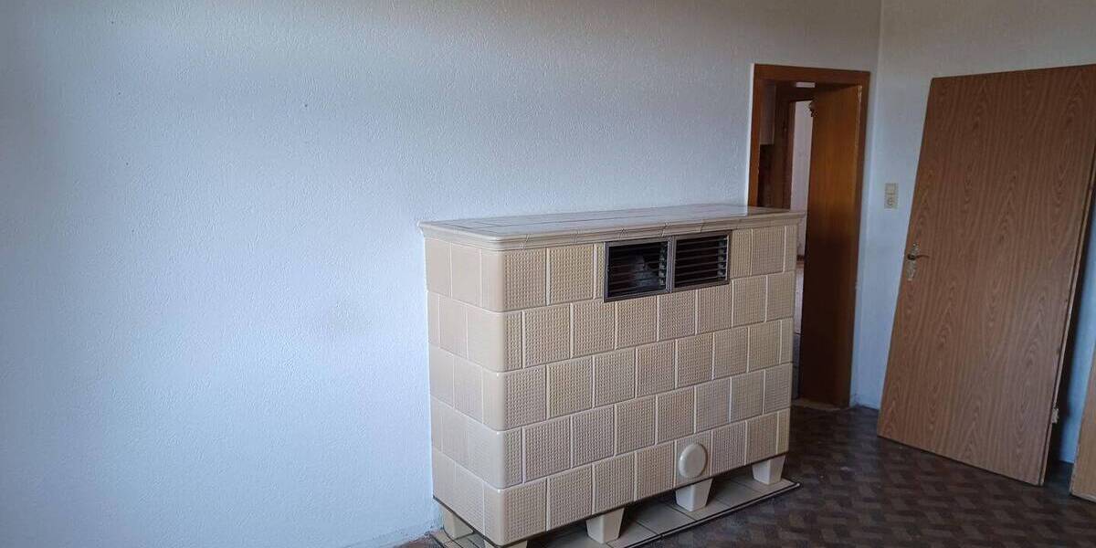 Doppelhaushälfte Pausa - 7 Zimmer, 185 m&sup2;, 65.000&euro; | Angebot:25741449