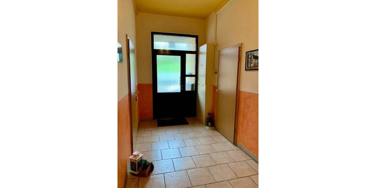 Reihenmittelhaus Netzschkau - 8 Zimmer, 176 m&sup2;, 70.000&euro; | Angebot:25741454