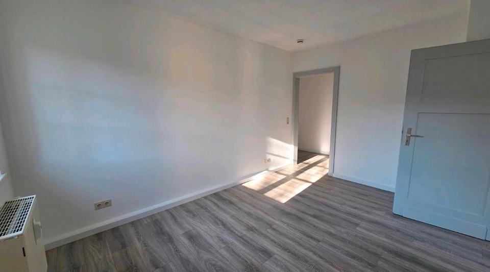 Etagenwohnung Plauen Alt Chrieschwitz - 3.5 Zimmer, 70 m&sup2;, 600&euro; | Angebot:26178174