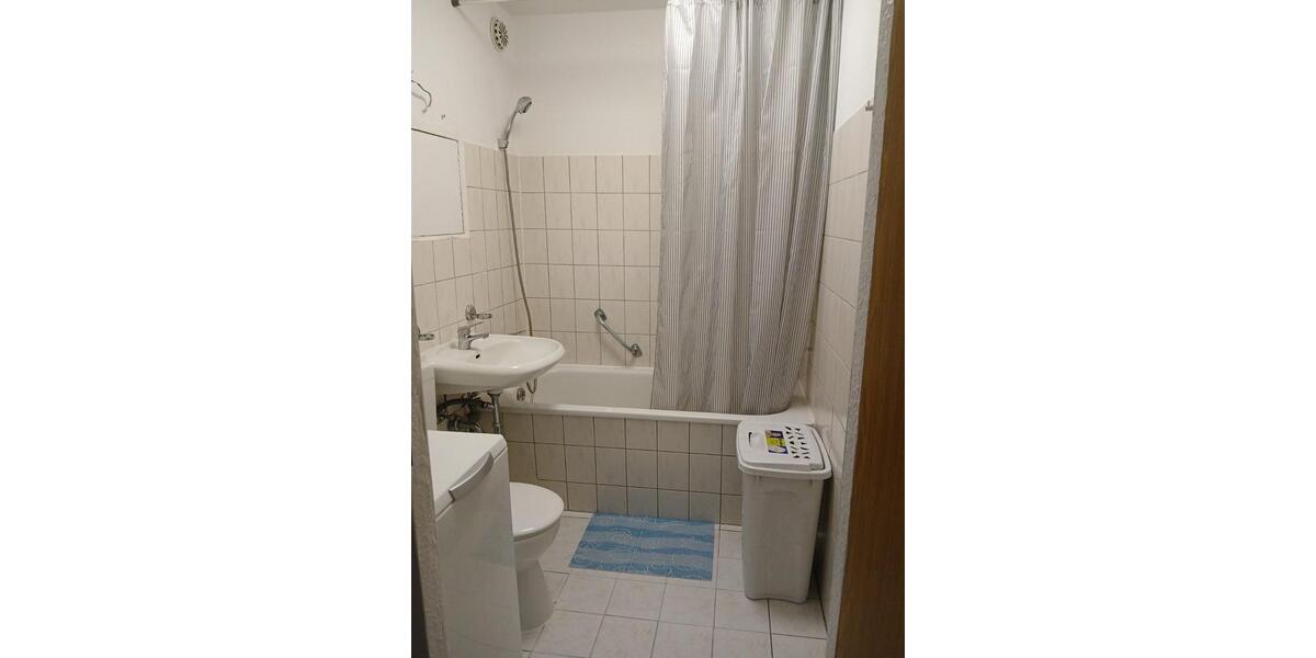 Etagenwohnung Reichenbach im Vogtland - 2 Zimmer, 42 m&sup2;, 350&euro; | Angebot:25820825