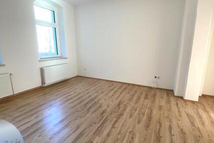 Wohnung Plauen - 2 Zimmer, 63 m&sup2;, 375&euro; | Angebot:25055996