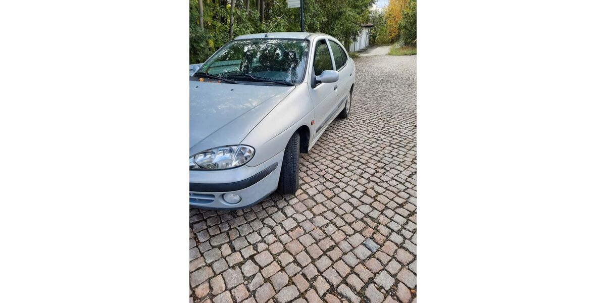 Renault Megane 106.000 km 2.299 &euro; Reichenbach 08468