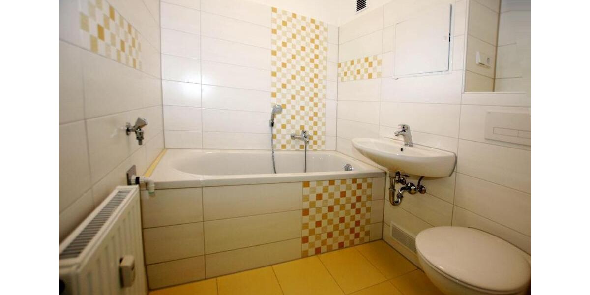 Erdgeschoßwohnung Plauen Altstadt - 1 Zimmer, 30 m&sup2;, 230&euro; | Angebot:24847400