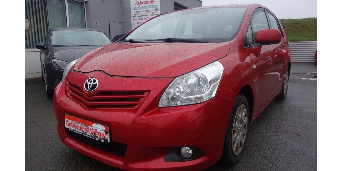 Toyota Verso 251.000 km 2.950 &euro; Hof 95030