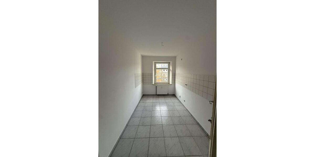 Etagenwohnung Plauen - 3 Zimmer, 77 m&sup2;, 354&euro; | Angebot:24461833