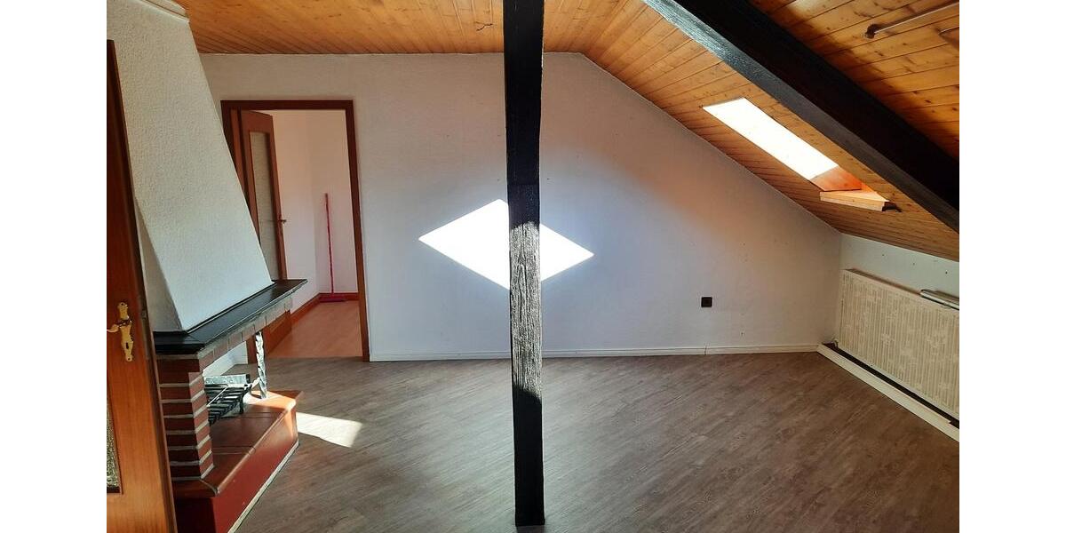 Dachgeschoßwohnung Hof Altstadt - 3 Zimmer, 78 m&sup2;, 529&euro; | Angebot:25086743