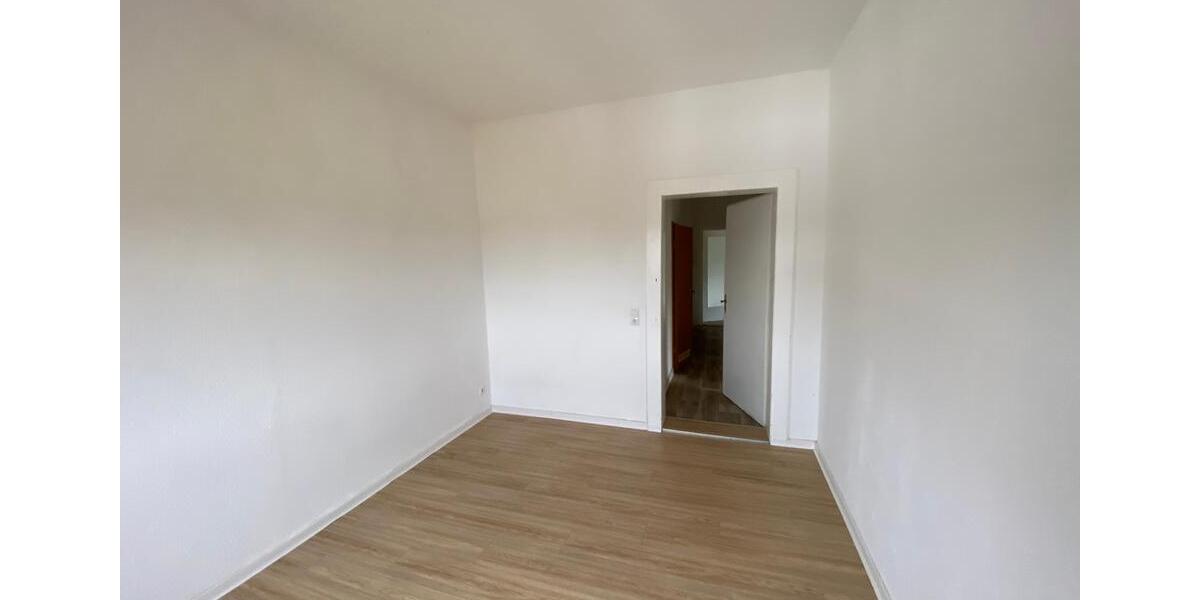 Etagenwohnung Plauen Alt Chrieschwitz - 3 Zimmer, 73 m&sup2;, 327&euro; | Angebot:9060663