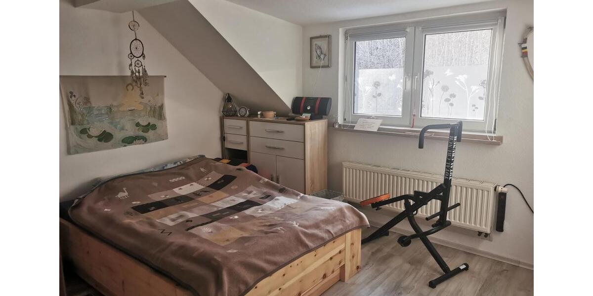 Dachgeschoßwohnung Reichenbach im Vogtland - 3 Zimmer, 70 m&sup2;, 400&euro; | Angebot:24625537