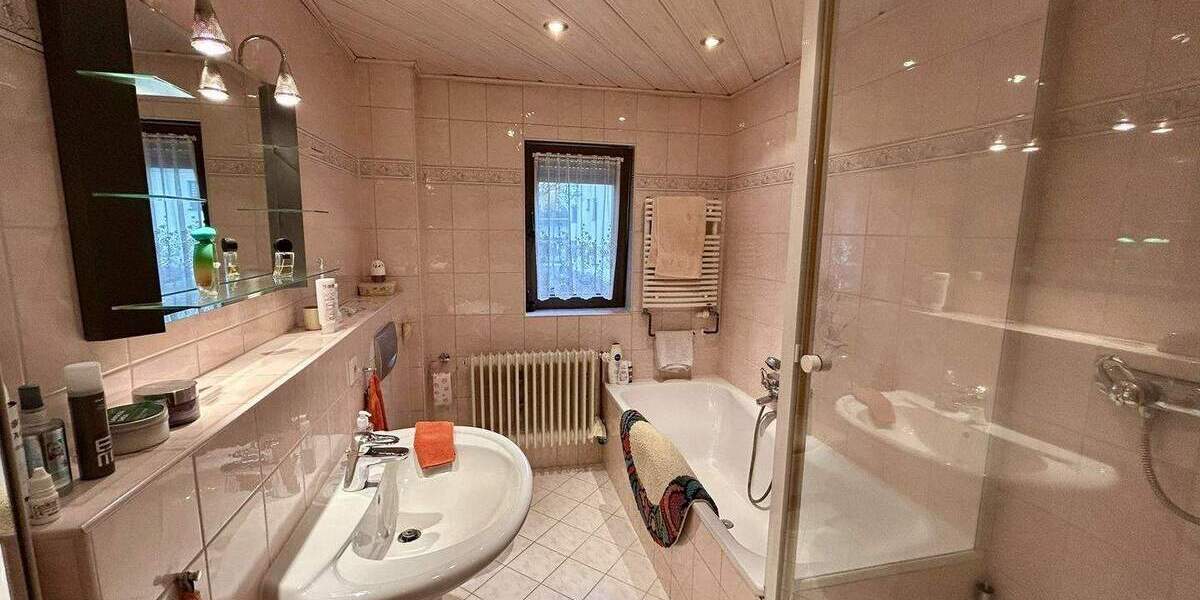 Einfamilienhaus Rodewisch - 1 Zimmer, 220 m&sup2;, 249.000&euro; | Angebot:25662114