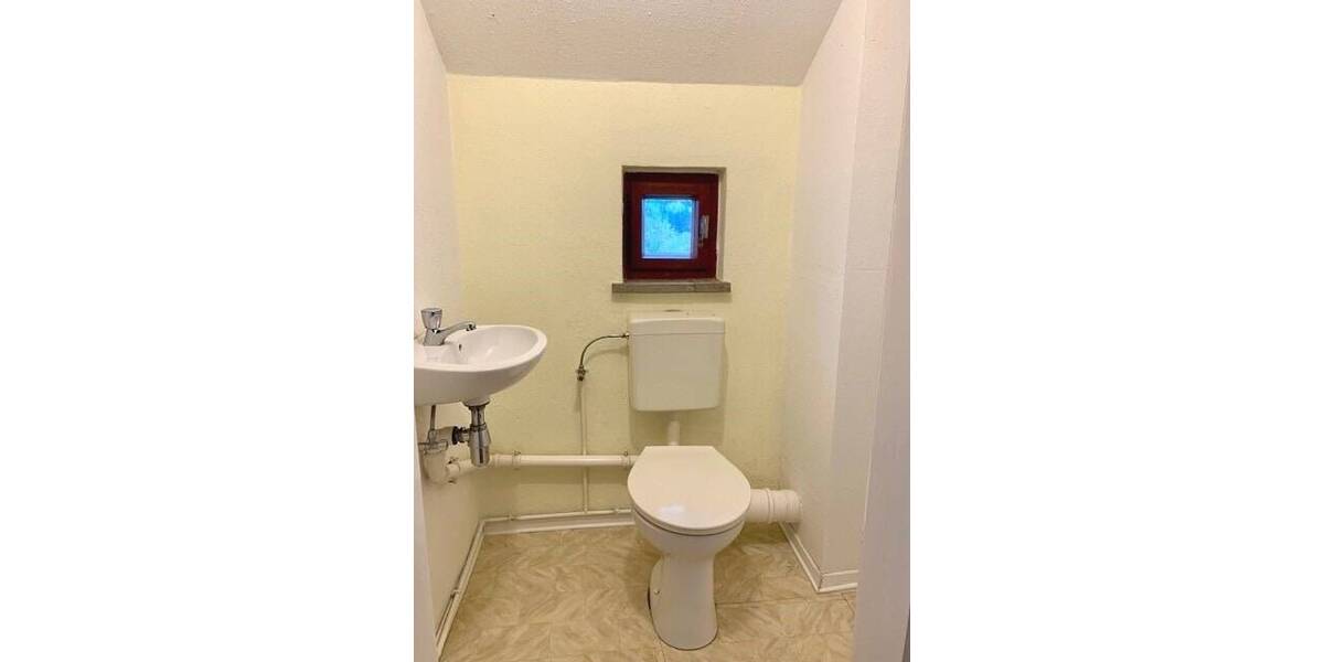 Doppelhaushälfte Reichenbach - 6 Zimmer, 165 m&sup2;, 98.000&euro; | Angebot:25662099