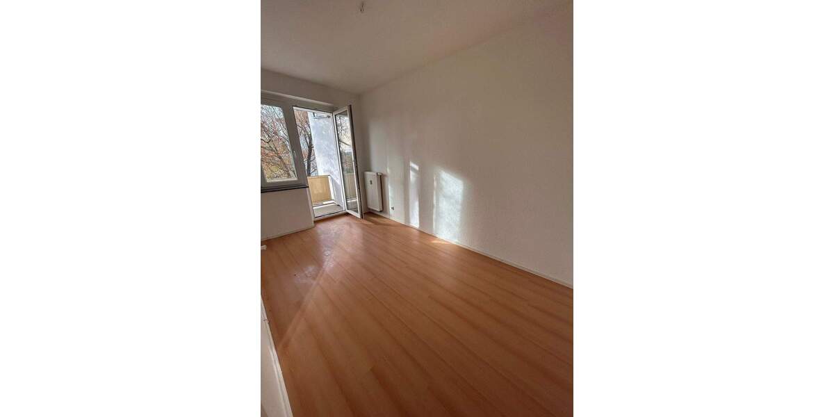 Etagenwohnung Plauen Stadtmitte - 2 Zimmer, 69 m&sup2;, 320&euro; | Angebot:26092028