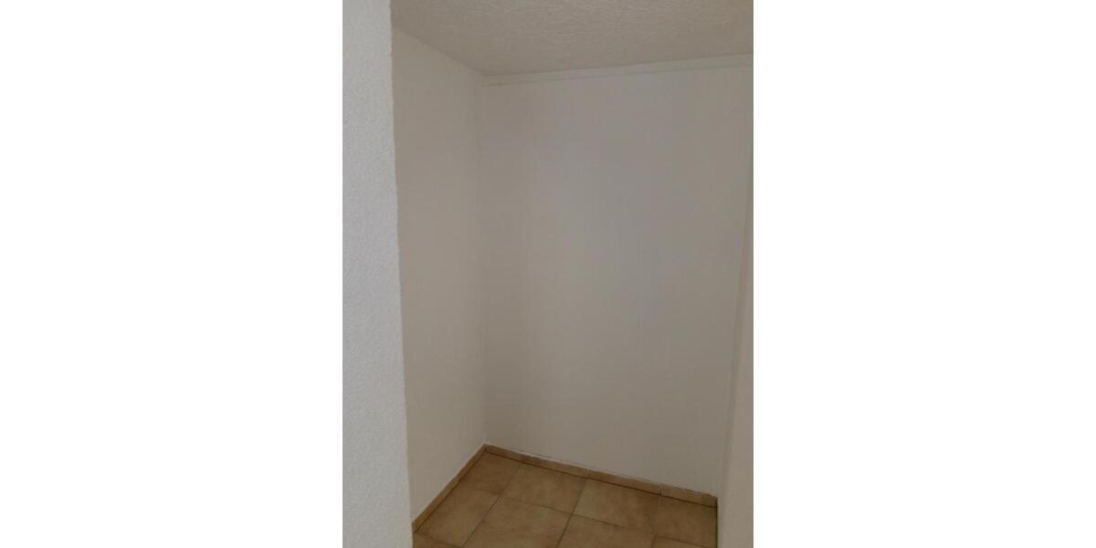 Erdgeschoßwohnung Ellefeld - 2 Zimmer, 110 m&sup2;, 440&euro; | Angebot:25217574