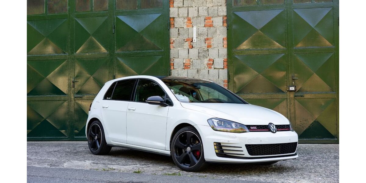 VW Golf 173.500 km 10.900 &euro; Muldenhammer 08262