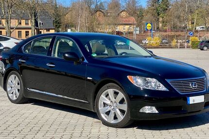 Lexus LS 460 162.443 km 13.400 &euro; Auerbach 08209