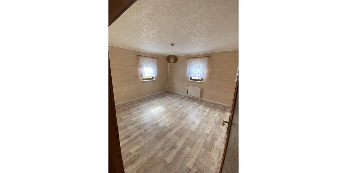 Einfamilienhaus Fraureuth - 11 Zimmer, 220 m&sup2;, 245.000&euro; | Angebot:24728324