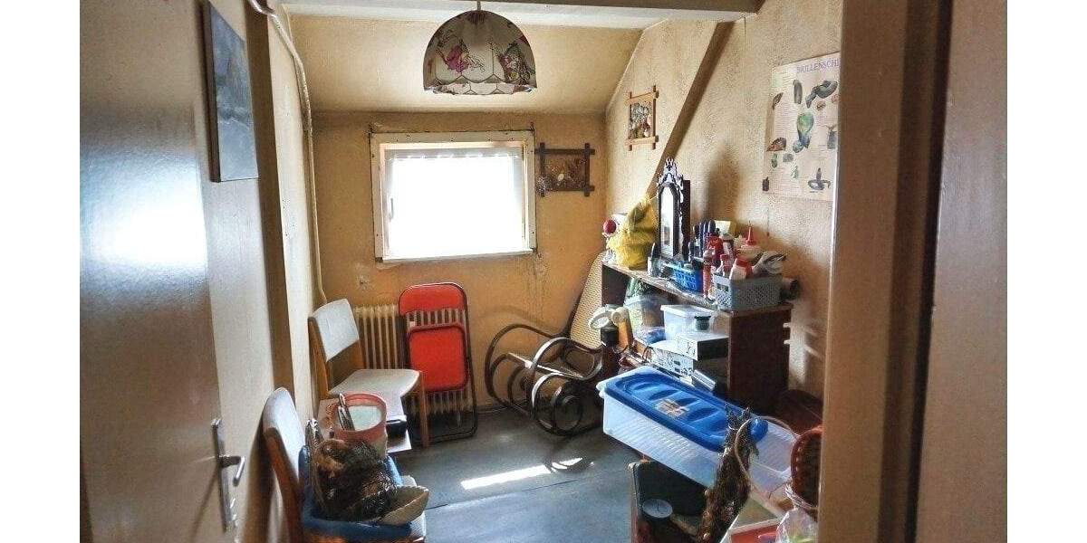 Einfamilienhaus Markneukirchen - 9 Zimmer, 245 m&sup2;, 185.000&euro; | Angebot:25662090