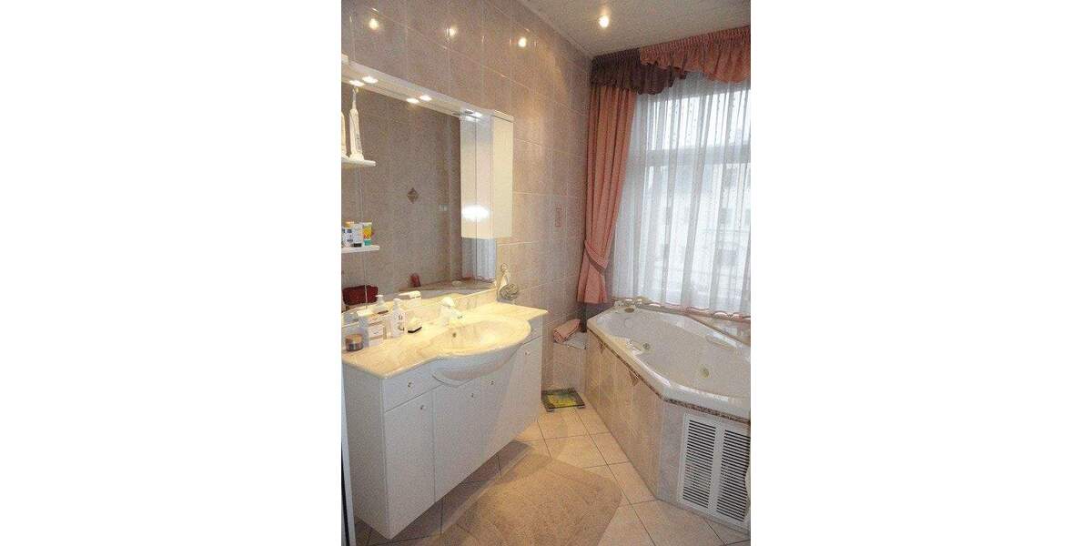 Mehrfamilienhaus, Wohnhaus Reichenbach - 1 Zimmer, 242 m&sup2;, 49.000&euro; | Angebot:25776186