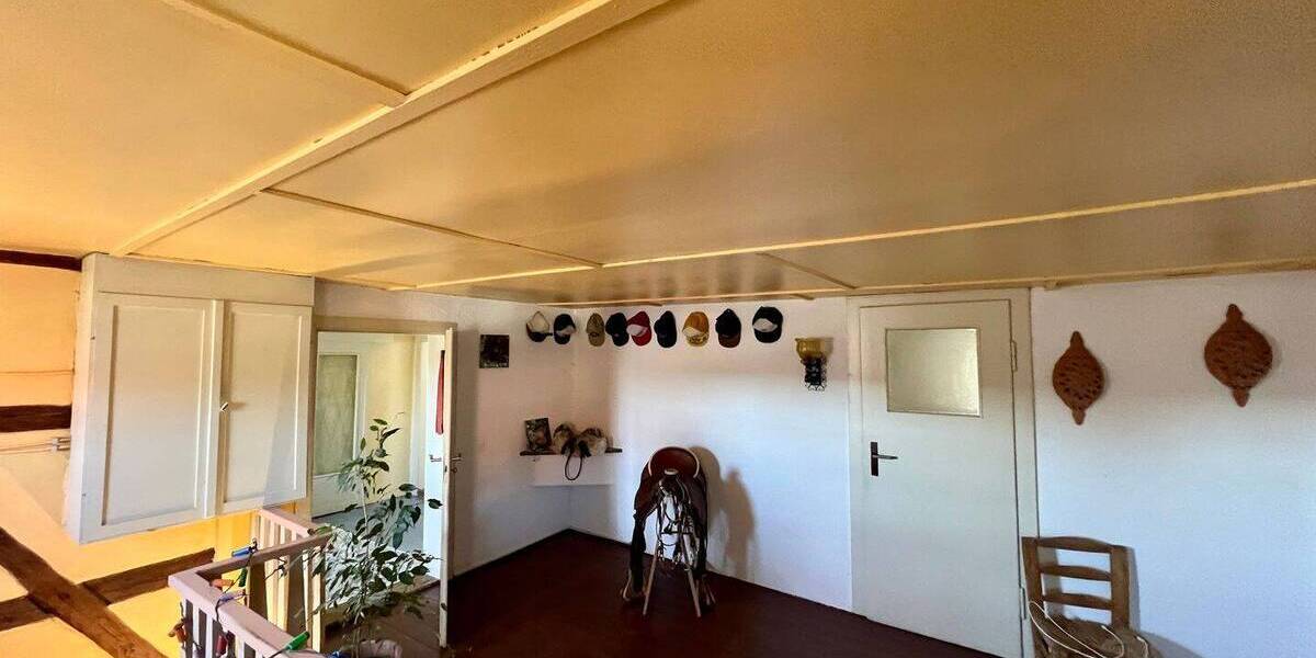 Einfamilienhaus Neustadt Poppengrün - 7 Zimmer, 110 m&sup2;, 93.000&euro; | Angebot:26247761