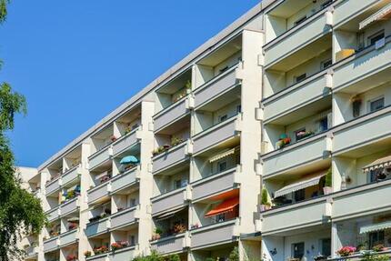 Wohnung Reichenbach im Vogtland - 3 Zimmer, 70 m&sup2;, 390&euro; | Angebot:25271887