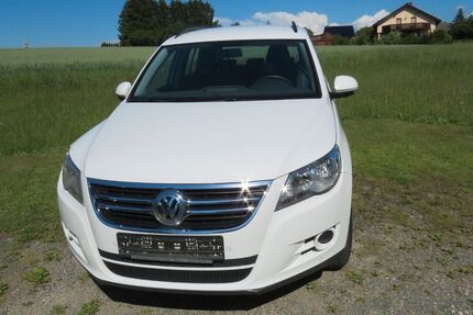 VW Tiguan 108.000 km 5.900 &euro; Grünbach 08223