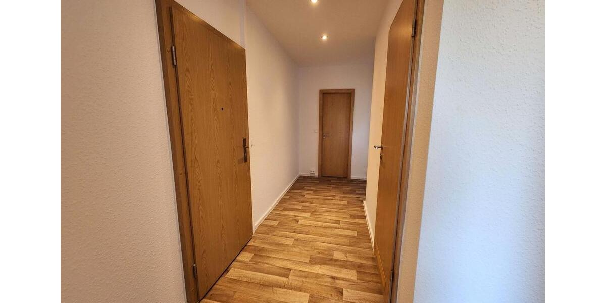 Etagenwohnung Reichenbach im Vogtland - 4 Zimmer, 69 m&sup2;, 320&euro; | Angebot:25989858