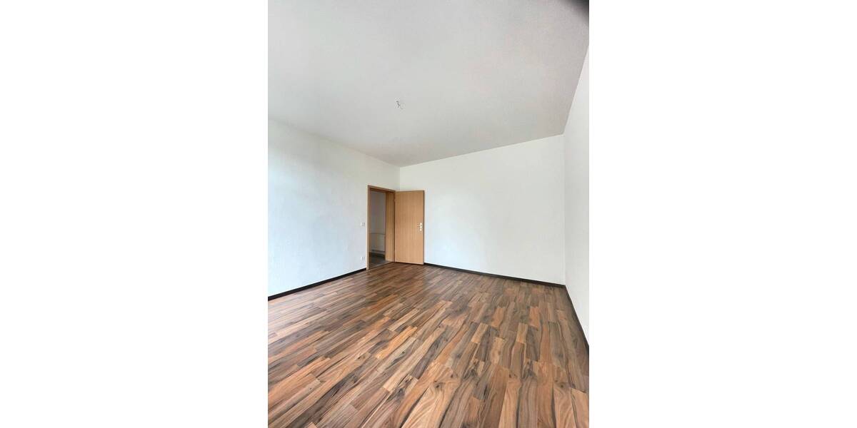 Etagenwohnung Plauen Stadtmitte - 3 Zimmer, 68 m&sup2;, 350&euro; | Angebot:25731866