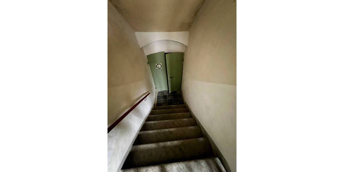 Mehrfamilienhaus, Wohnhaus Oelsnitz - 2 Zimmer, 400 m&sup2;, 65.000&euro; | Angebot:25781127