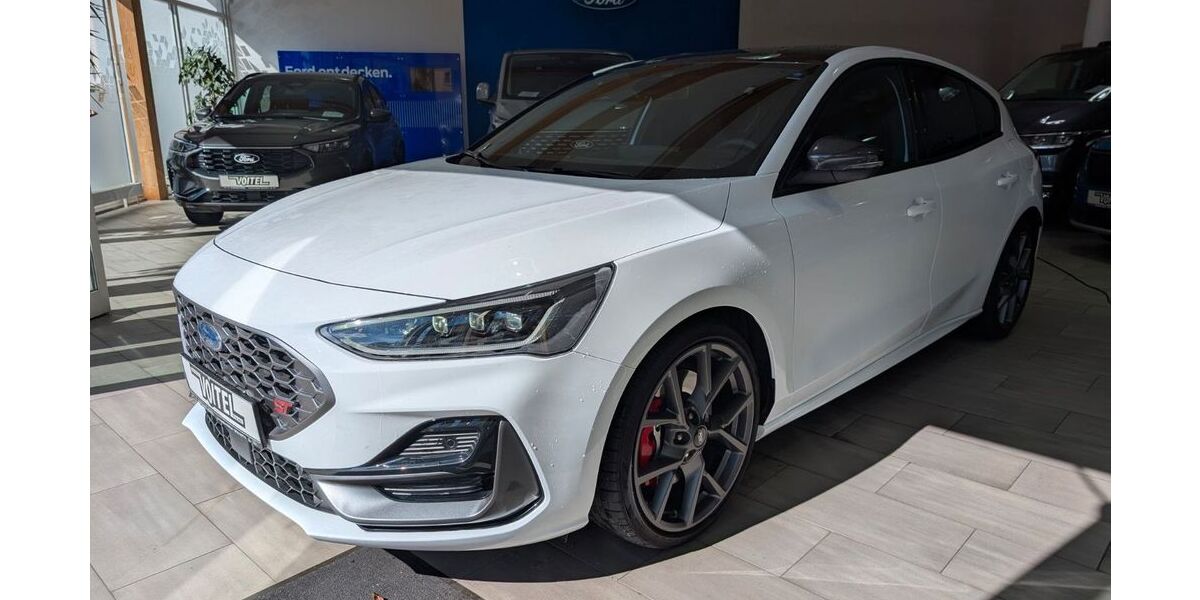 Ford Focus 9.500 km 31.990 &euro; Plauen 08525