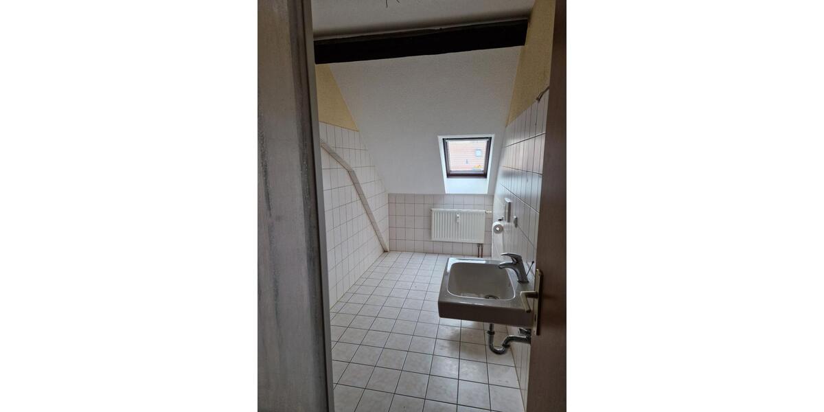 Dachgeschoßwohnung Lengenfeld - 2 Zimmer, 69 m&sup2;, 310&euro; | Angebot:25124988