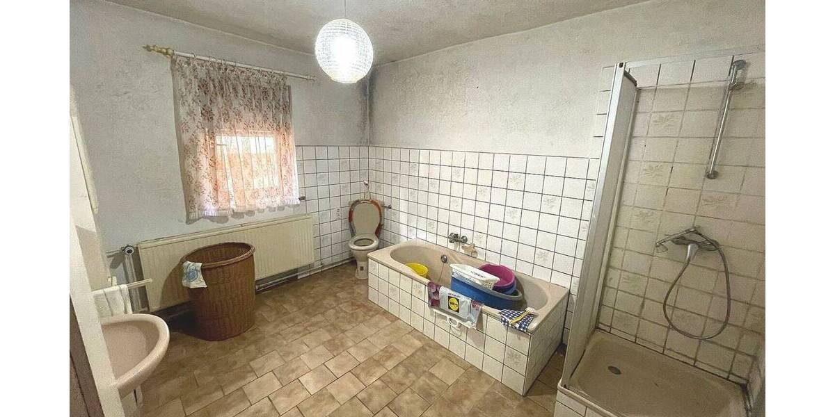 Einfamilienhaus Rodewisch - 5 Zimmer, 150 m&sup2;, 85.000&euro; | Angebot:25662568