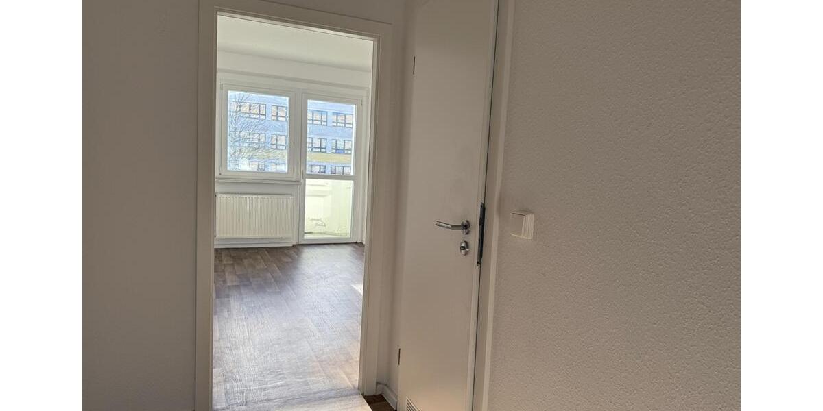 Etagenwohnung Reichenbach im Vogtland - 3 Zimmer, 69 m&sup2;, 400&euro; | Angebot:24397250