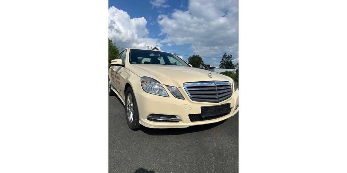 Mercedes-Benz E 200 458.928 km 3.250 &euro; Döhlau/Tauperlitz 95182