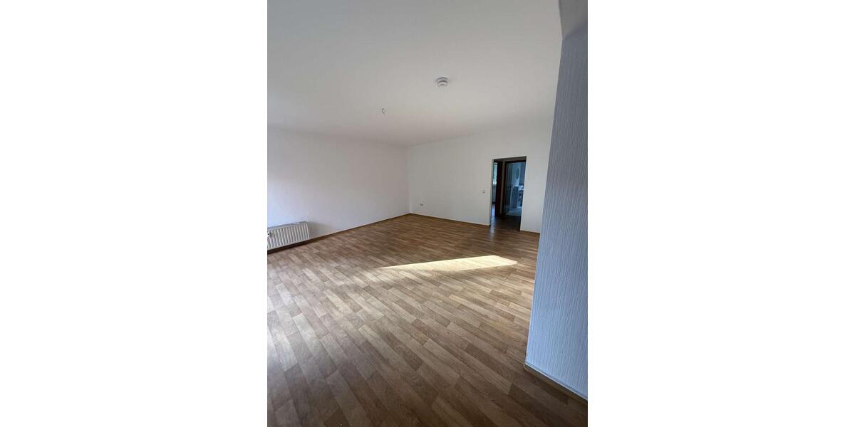 Etagenwohnung Plauen - 2 Zimmer, 66 m&sup2;, 328&euro; | Angebot:24587970