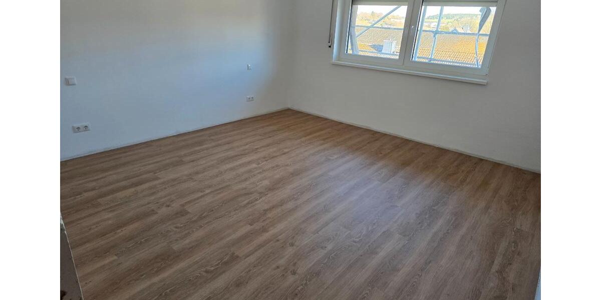 Erdgeschoßwohnung Rehau - 4 Zimmer, 105 m&sup2;, 1.170&euro; | Angebot:26493317