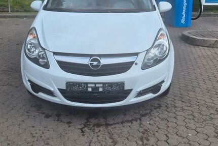 Opel Corsa 99.800 km 2.999 &euro; Plauen 08527