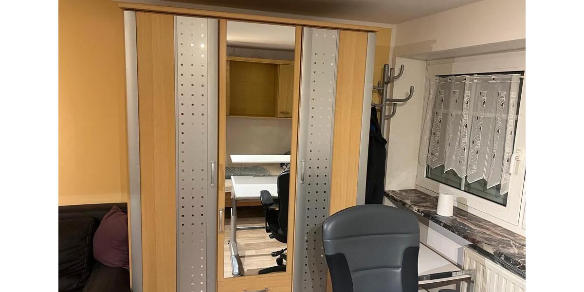 Etagenwohnung Hof Altstadt - 1 Zimmer, 27 m&sup2;, 408&euro; | Angebot:26002735