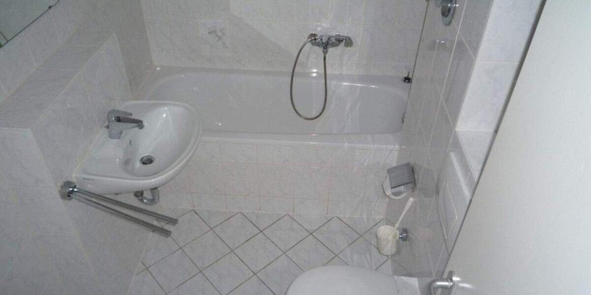 Etagenwohnung Plauen Stadtmitte - 2 Zimmer, 41 m&sup2;, 215&euro; | Angebot:26731328