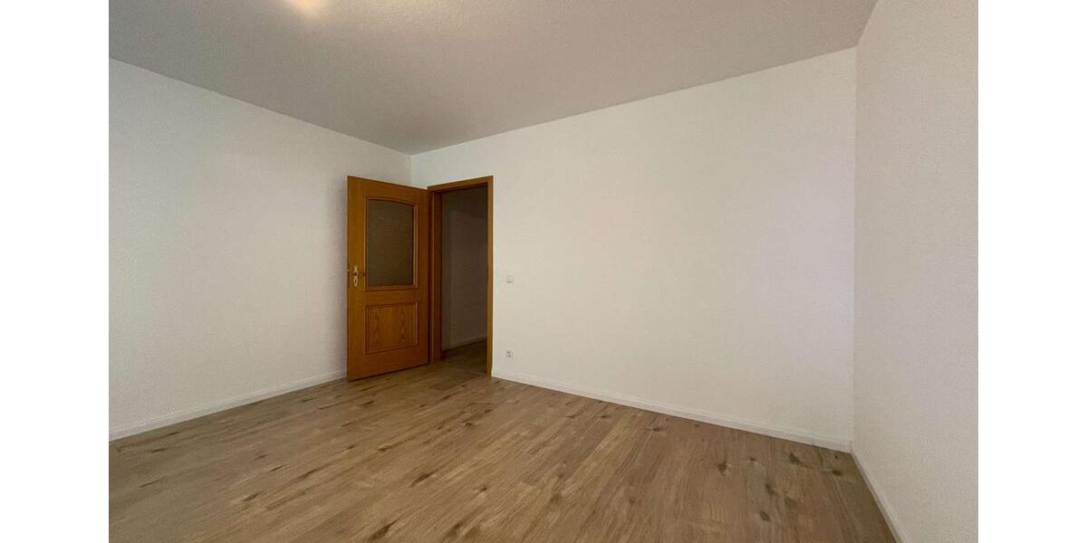 Etagenwohnung Klingenthal - 3 Zimmer, 105 m&sup2;, 475&euro; | Angebot:26647916