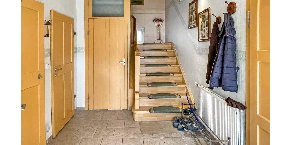 Einfamilienhaus Gefell - 7 Zimmer, 147 m&sup2;, 49.900&euro; | Angebot:26220022