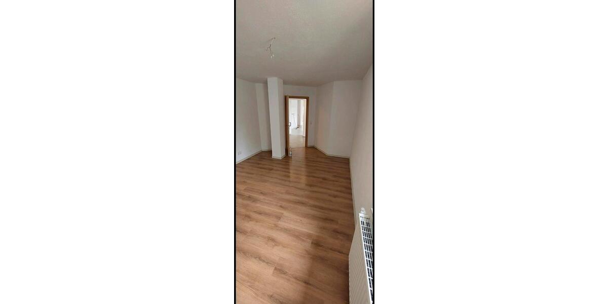 Erdgeschoßwohnung Klingenthal - 4 Zimmer, 150 m&sup2;, 900&euro; | Angebot:25304227
