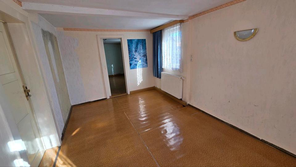Einfamilienhaus Mohlsdorf-Teichwolframsdorf Teichwolframsdorf - 7 Zimmer, 180 m&sup2;, 81.000&euro; | Angebot:26039274