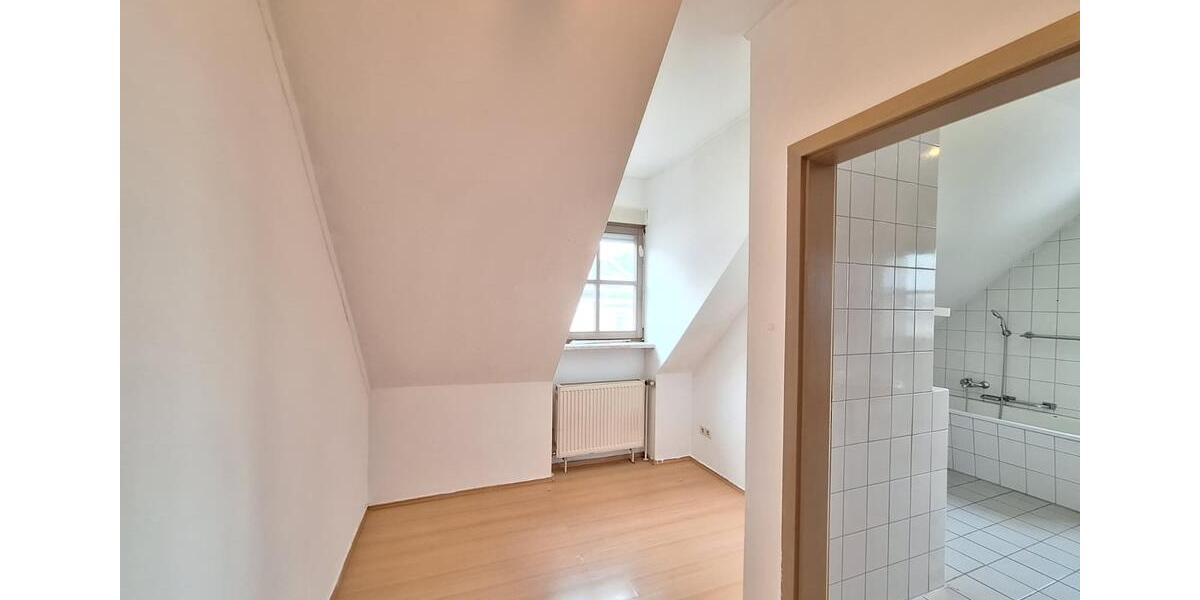 Etagenwohnung Hof Neuhof - 3 Zimmer, 80 m&sup2;, 560&euro; | Angebot:25804394
