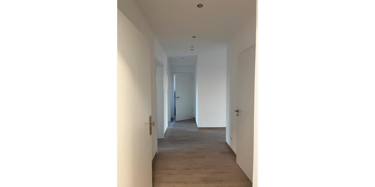 Etagenwohnung Hof Altstadt - 3 Zimmer, 105 m&sup2;, 1.210&euro; | Angebot:26682595