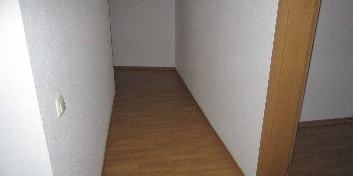 Etagenwohnung Plauen Haselbrunn - 2 Zimmer, 50 m&sup2;, 275&euro; | Angebot:25687457