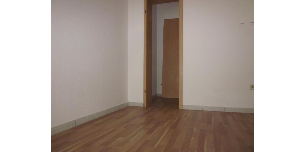 Dachgeschoßwohnung Plauen Bahnhofsvorstadt - 3 Zimmer, 81 m&sup2;, 379&euro; | Angebot:19935404