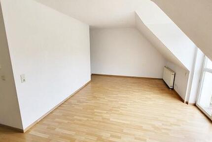 Wohnung Reichenbach im Vogtland - 3 Zimmer, 69 m&sup2;, 380&euro; | Angebot:21650790