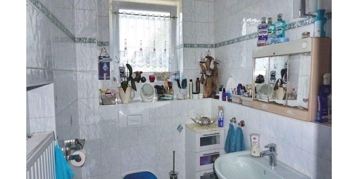 Einfamilienhaus Markneukirchen - 9 Zimmer, 245 m&sup2;, 185.000&euro; | Angebot:25662090