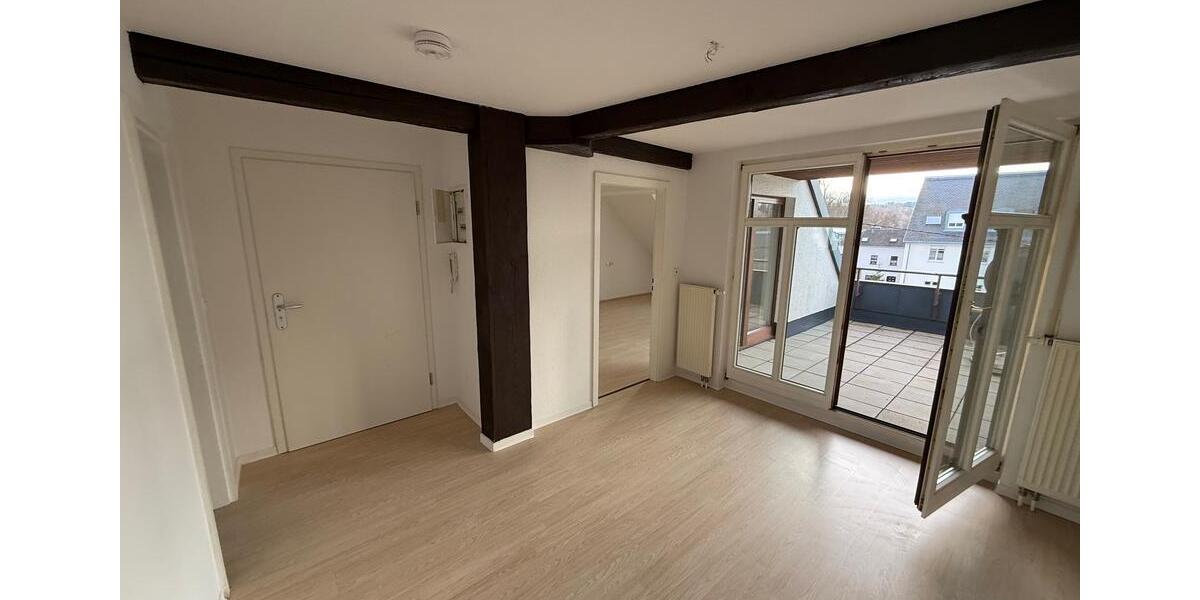 Dachgeschoßwohnung Auerbach/Vogtland Vogtland - 2 Zimmer, 77 m&sup2;, 460&euro; | Angebot:24337412